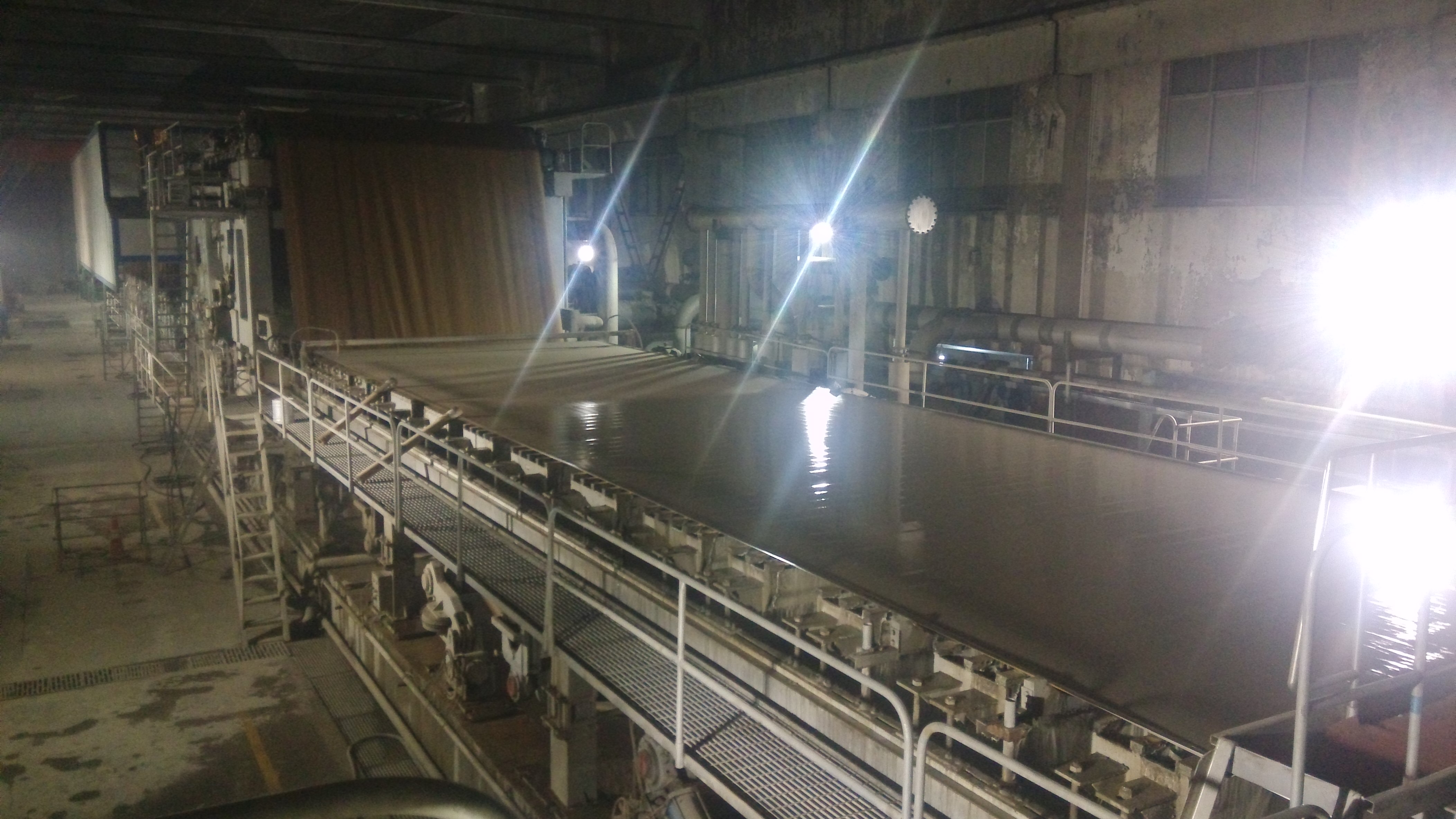 2013年8月，保定華康4200/400普瓦紙機順利開機
